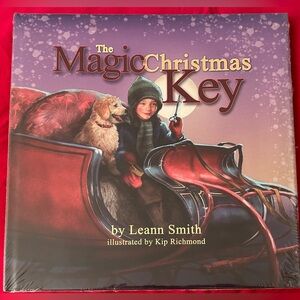 “The Magic Christmas Key” Brand New Book by Leann Smith